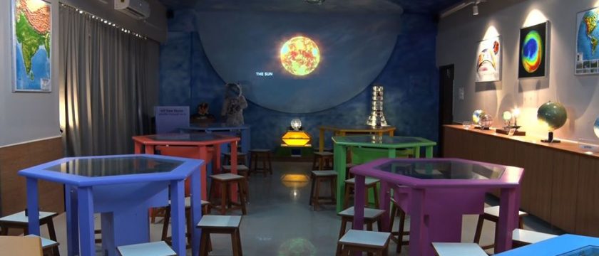 पार्ले टिळक विद्यालयातील भूगोल दालन